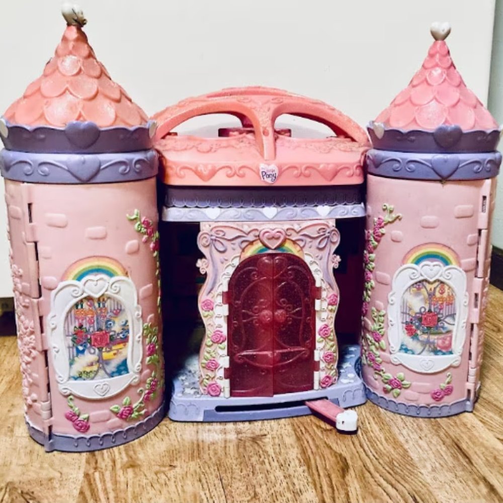 My Little Pony Crystal Rainbow Castle 2006  With Original Accessories (works)